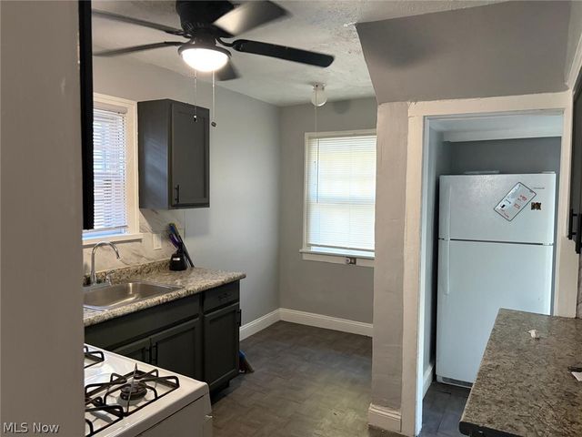 1037 Rushleigh Road, Cleveland Heights, OH 44121