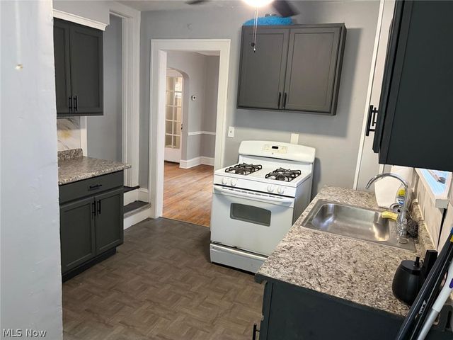 1037 Rushleigh Road, Cleveland Heights, OH 44121