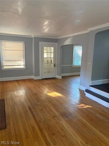 1037 Rushleigh Road, Cleveland Heights, OH 44121