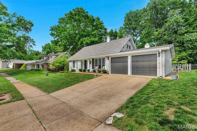 5929 Shortleaf Court, St Louis, MO 63128