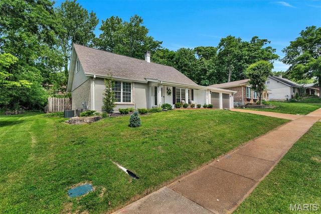 5929 Shortleaf Court, St Louis, MO 63128