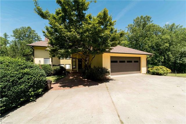 1901 Hennings Road, East Bend, NC 27018