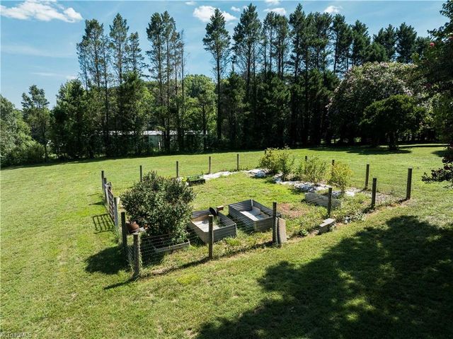 1901 Hennings Road, East Bend, NC 27018