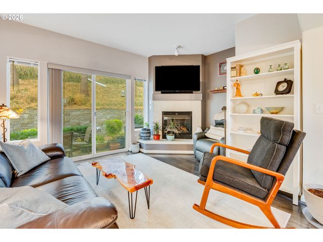 8730 Sw 147TH Ter 102, Beaverton, OR 97007