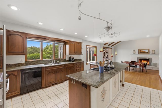 13 Spy Glass Lane, Staatsburg, NY 12580