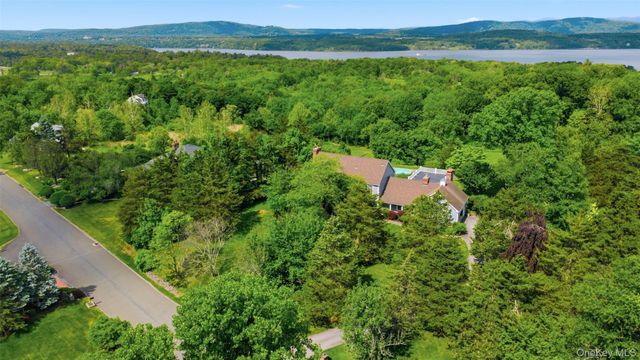 13 Spy Glass Lane, Staatsburg, NY 12580