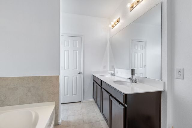 2913 Cash Place, Aubrey, TX 76227