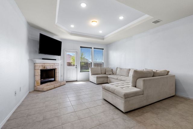 2913 Cash Place, Aubrey, TX 76227