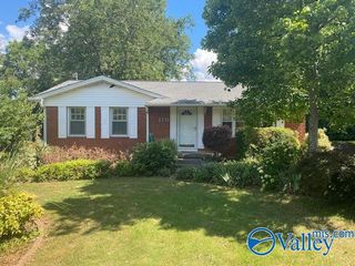 1711 Mccullough Avenue NE, Huntsville, AL 35801