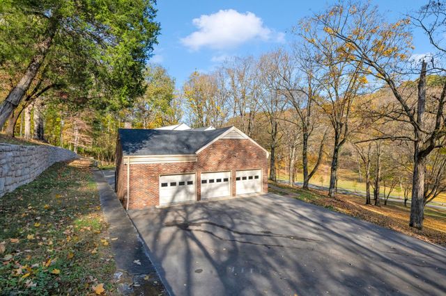 4353 Chickering Ln, Nashville, TN 37215