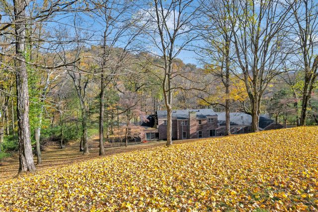 4353 Chickering Ln, Nashville, TN 37215