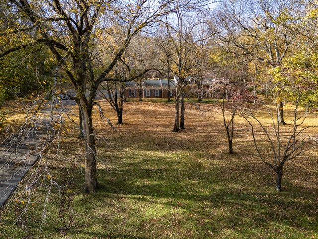 4353 Chickering Ln, Nashville, TN 37215