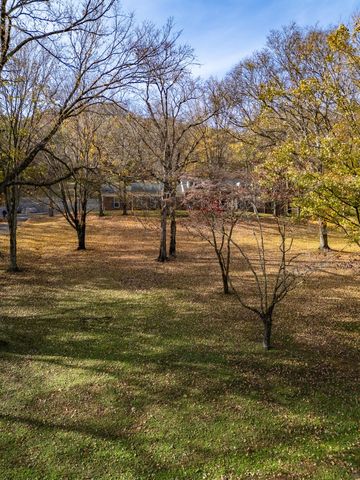 4353 Chickering Ln, Nashville, TN 37215