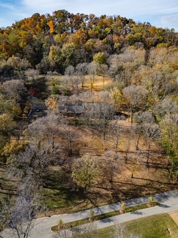 4353 Chickering Ln, Nashville, TN 37215