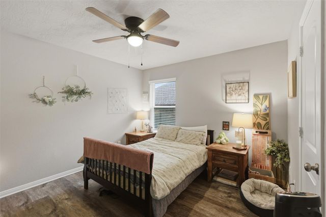915 Farm Path, Brenham, TX 77833