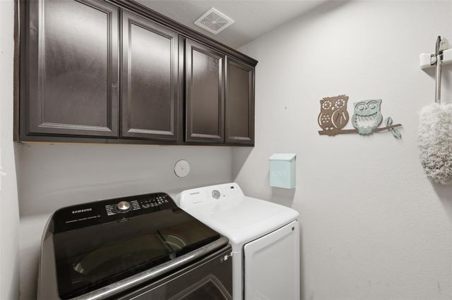 915 Farm Path, Brenham, TX 77833