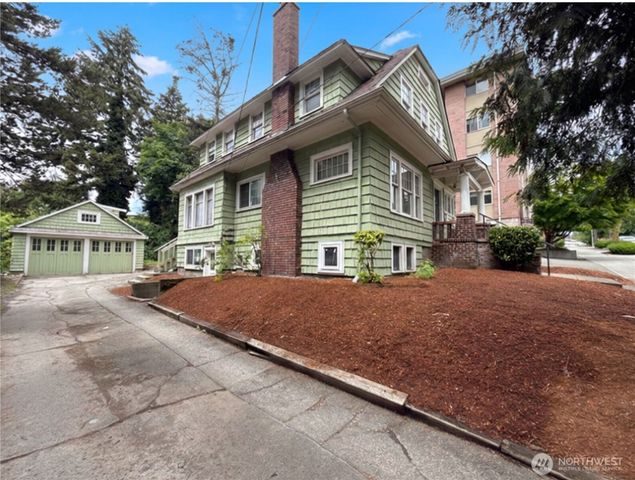 4247 7th Avenue NE, Seattle, WA 98105