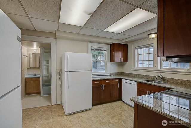 4247 7th Avenue NE, Seattle, WA 98105