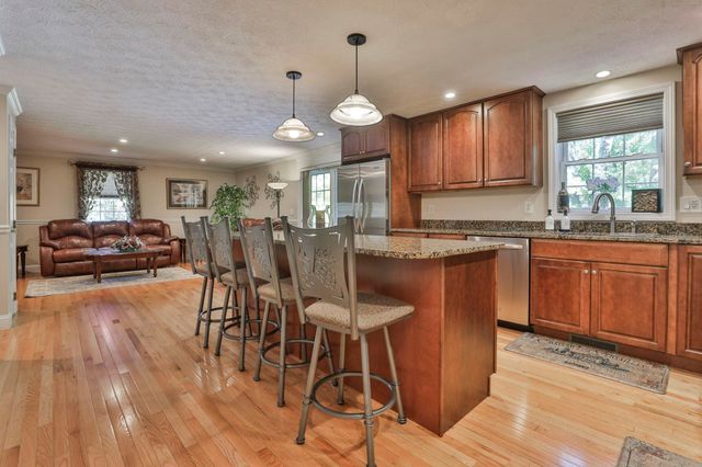 8 Joan Avenue, Hudson, NH 03051