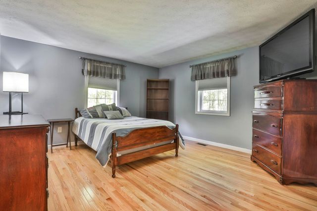 8 Joan Avenue, Hudson, NH 03051