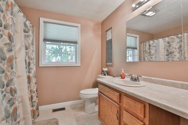 8 Joan Avenue, Hudson, NH 03051
