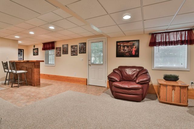 8 Joan Avenue, Hudson, NH 03051