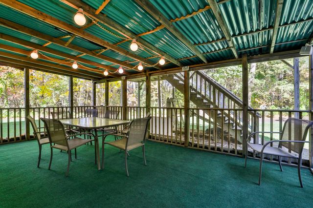 8 Joan Avenue, Hudson, NH 03051