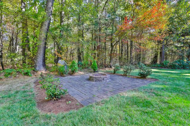 8 Joan Avenue, Hudson, NH 03051