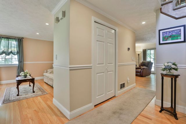 8 Joan Avenue, Hudson, NH 03051