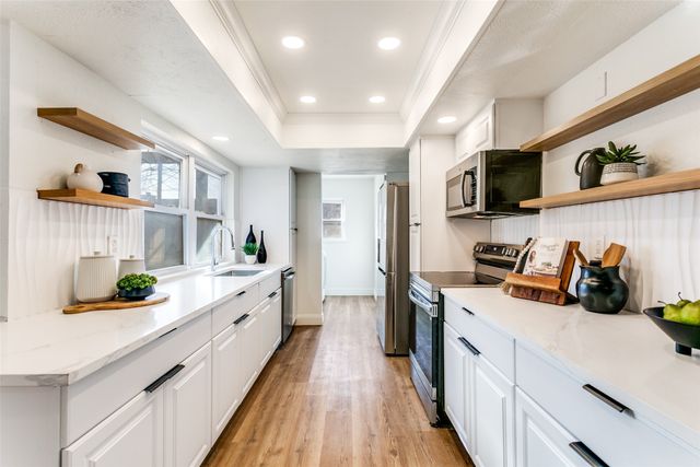 2501 Cherry Blossom Lane, Bedford, TX 76021