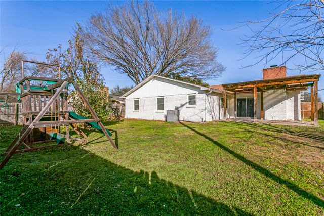 2501 Cherry Blossom Lane, Bedford, TX 76021