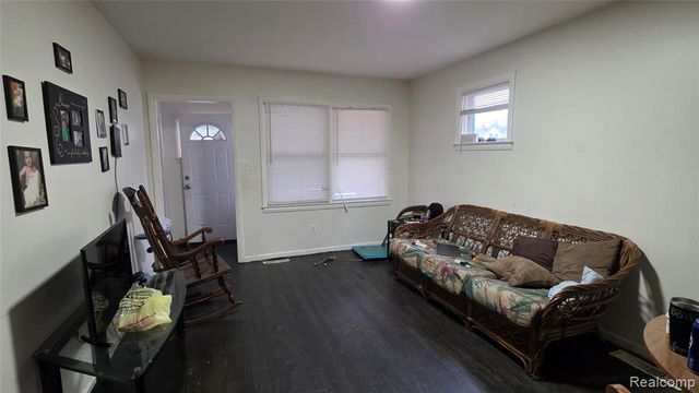 7220 Toepfer Road, Warren, MI 48091