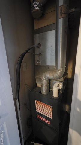 7220 Toepfer Road, Warren, MI 48091