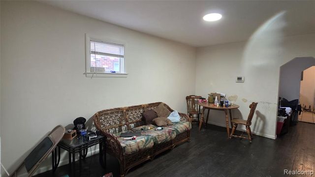 7220 Toepfer Road, Warren, MI 48091