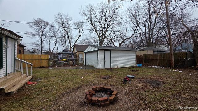 7220 Toepfer Road, Warren, MI 48091