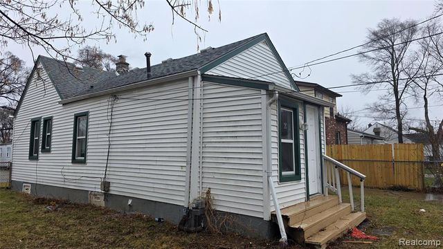 7220 Toepfer Road, Warren, MI 48091