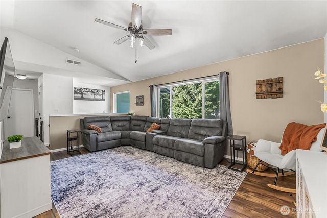 11502 205th Ave E, Bonney Lake, WA 98391