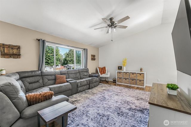 11502 205th Ave E, Bonney Lake, WA 98391