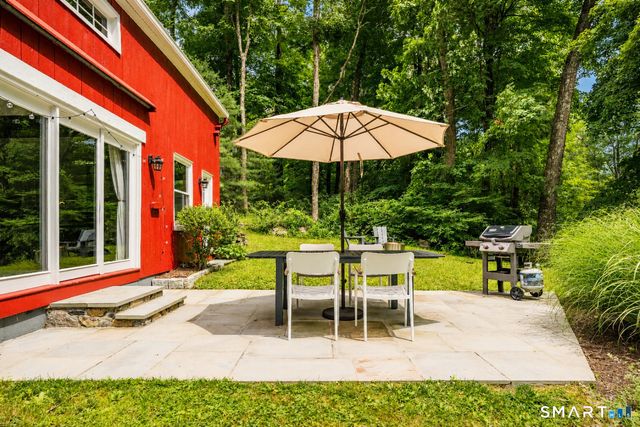 100 Shortwoods Road, New Fairfield, CT 06812