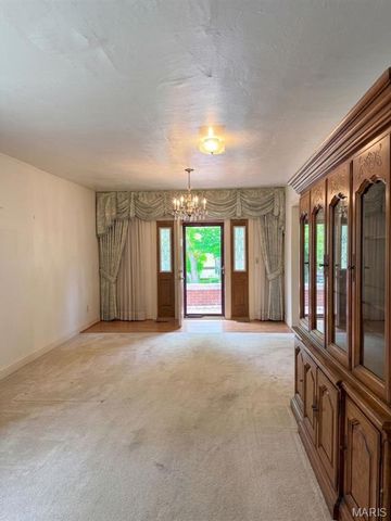 7015 Ethel Avenue, St Louis, MO 63117
