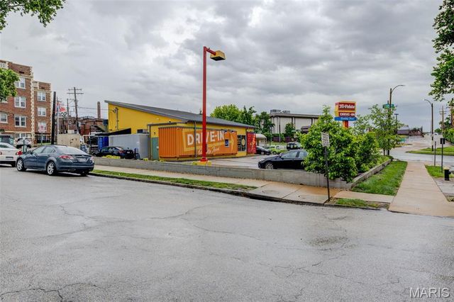 7015 Ethel Avenue, St Louis, MO 63117