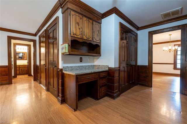 701 Pinecliffe DR, Chesapeake, VA 23322