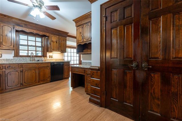 701 Pinecliffe DR, Chesapeake, VA 23322