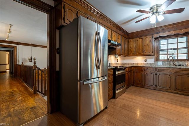 701 Pinecliffe DR, Chesapeake, VA 23322