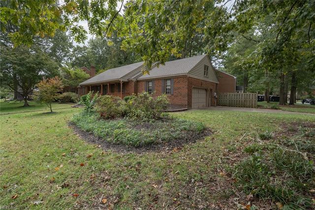 701 Pinecliffe DR, Chesapeake, VA 23322