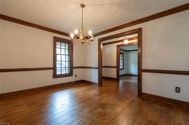 701 Pinecliffe DR, Chesapeake, VA 23322