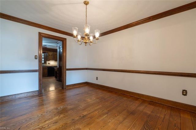 701 Pinecliffe DR, Chesapeake, VA 23322