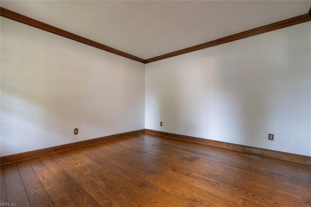 701 Pinecliffe DR, Chesapeake, VA 23322