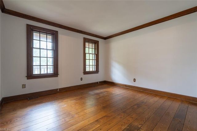 701 Pinecliffe DR, Chesapeake, VA 23322