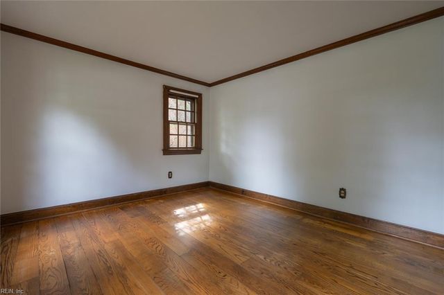 701 Pinecliffe DR, Chesapeake, VA 23322